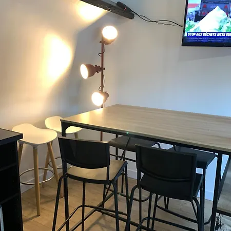 A 2 Pas De La アパート