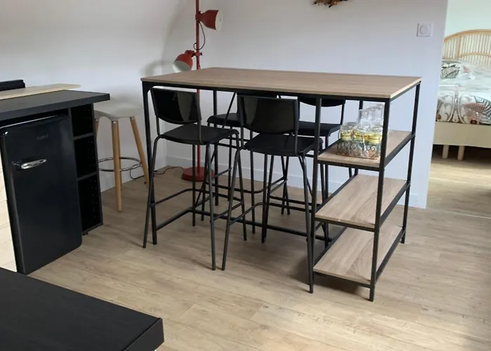 A 2 Pas De La * لي بورتيل